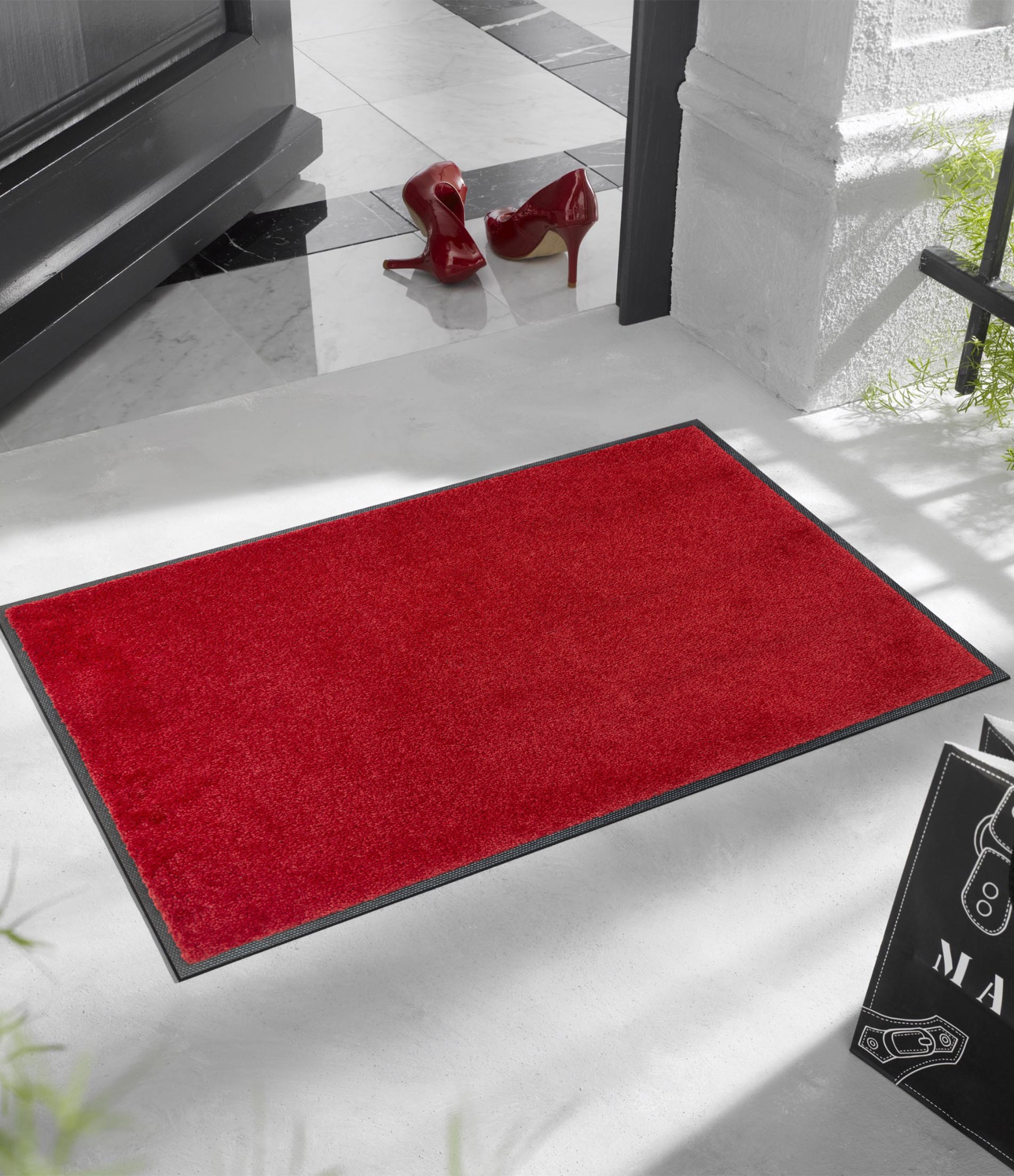 Килим Regal Red 7 duru kilimelis raudonas interjere 7